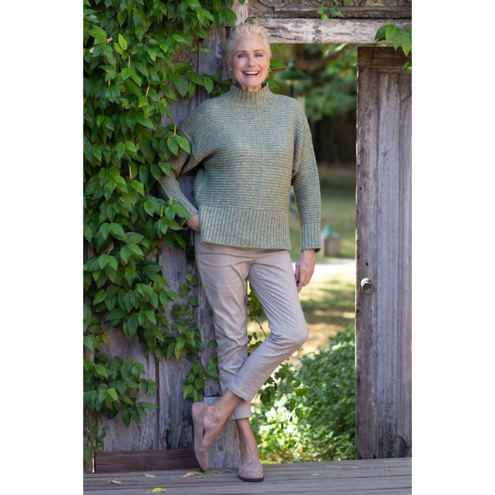 IRELANDS EYE | Iris Funnel Neck Wool-Cashmere Blended Sweater in Green | S - Picture 5 of 14